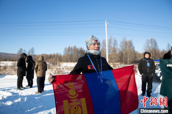 根河市极寒-38℃鸣枪开跑：中国冷极马拉松迎来