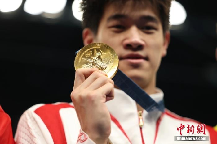 潘展乐：嘲讽和欢呼在水里听不见，专注成就逆