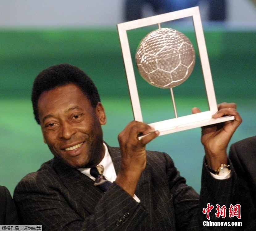 传奇球王贝利因病离世，三夺世界杯传奇谢幕