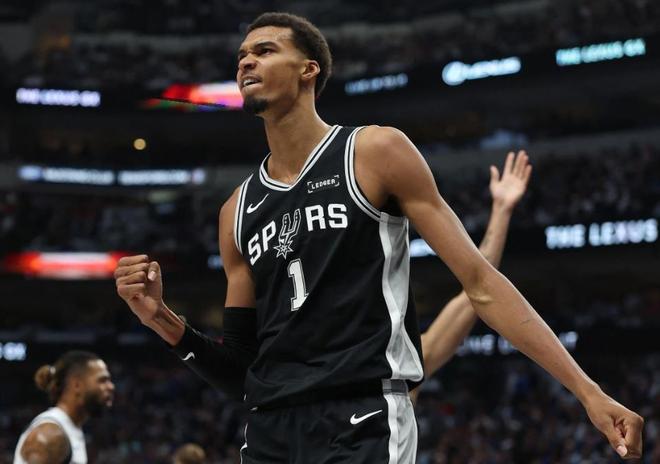 文班亚马率马刺狂飙2月创联盟最佳战绩，MVP争夺