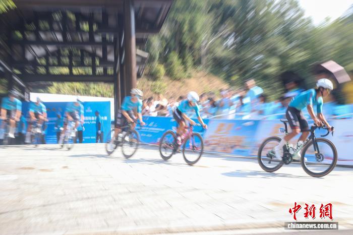 第十三届环鄱赛第四赛段采用团队计时赛TTT，成