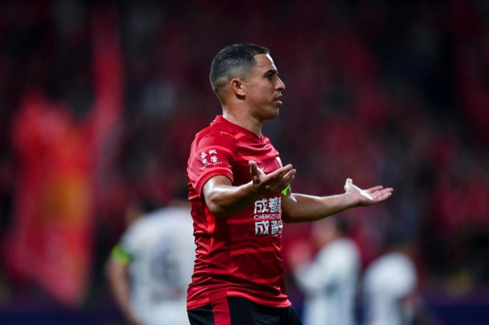 罗慕洛角球破门助成都蓉城首胜