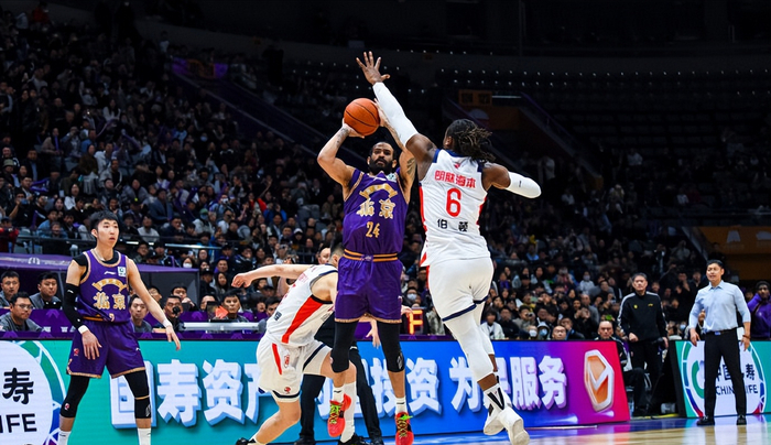 深圳队末节遭北控队疯狂反扑，史密斯压哨两分