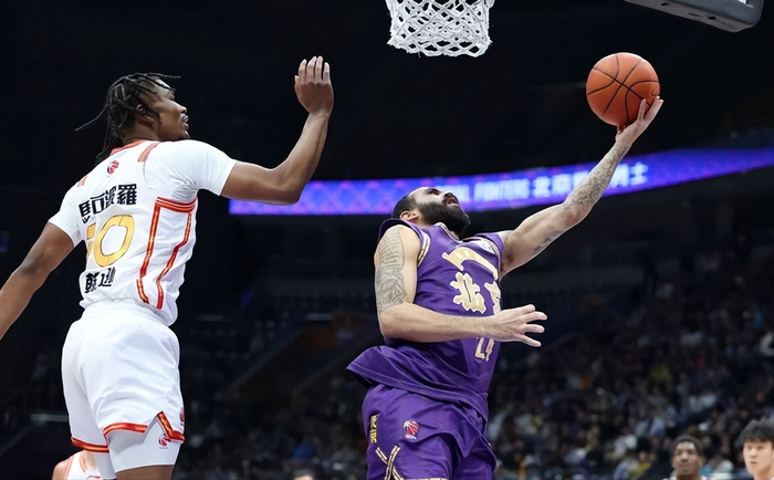 深圳队末节遭北控队疯狂反扑，史密斯压哨两分