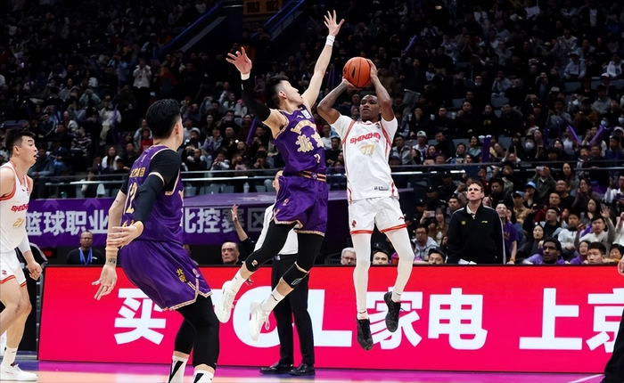 深圳队末节遭北控队疯狂反扑，史密斯压哨两分