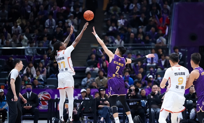 深圳队末节遭北控队疯狂反扑，史密斯压哨两分