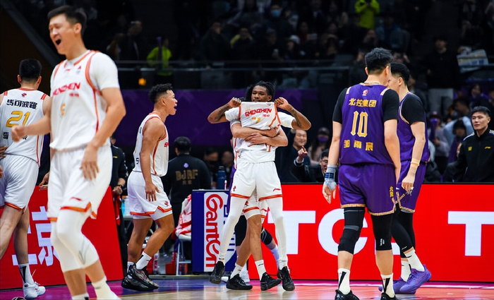 深圳队末节遭北控队疯狂反扑，史密斯压哨两分