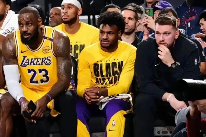 詹姆斯留队概率升至45% 潜在下家难觅3500万空间