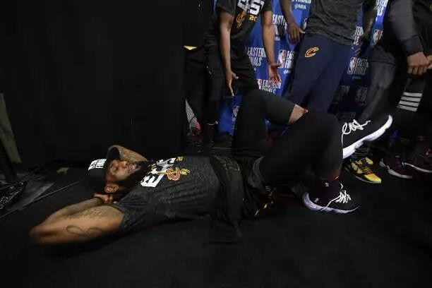 詹姆斯留队概率升至45% 潜在下家难觅3500万空间